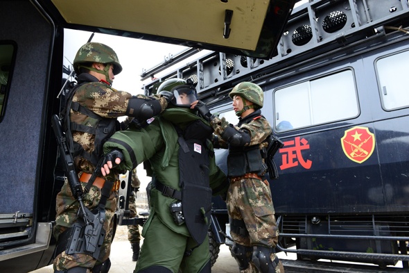 英國(guó)進(jìn)口MK5排爆服、SE153搜爆服各到貨20套！歡迎下單！